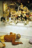 Srila Prabhupad paying obiesances to Deities